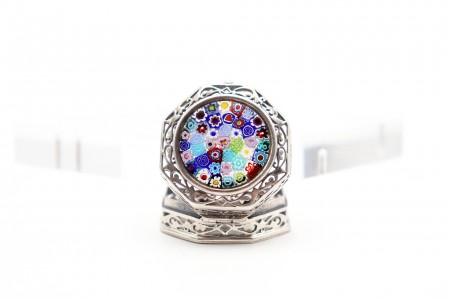 Caixa de comprimidos em prata recortada com vidro de Murano na tampa